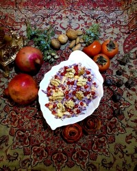 سالاد کلم وانار وگردو