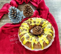 کیک خرمالو با سس خرمالو