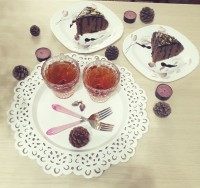 مینی کیک ساده قرار گروهی قرار دوستانه?