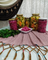 ترشی مخلوط ترشی کلم بنفش
