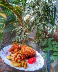 مرغ سوخاری و سیب زمینی