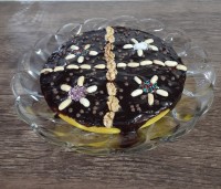 کیک زعفرانی با روکش گاناش