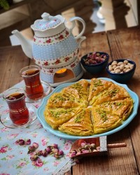 این شما و این باقلوای شروین