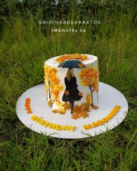 سفارش کیک دختر پاییزی نقاشی کیک خامه ای