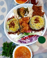 باقالی پلوی زعفرانی با مرغ