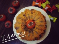 کیک خرمالو با سس خرمالو