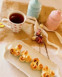 نان با مغز خرما و گردو