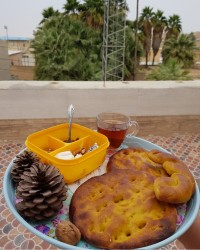 یه صبحانه خوشمزه با نون شیر مال خانگی