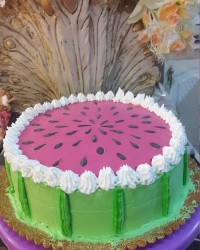 کیک یلدا -- اولین خامه کشی خودم به همراهی بچه هایه گلم 9▪9▪99 را جشن گرفتیم