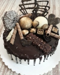 کیک اسفنجی خوشمزه