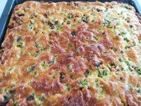 این هم پیتزای گوشت وقارچ