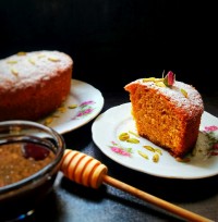 کیک با شیره خرما