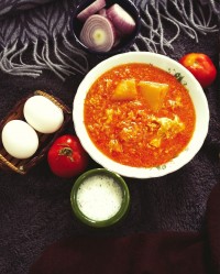 شوربا تخم مرغ (شورباو هلکه)