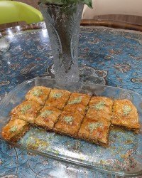 باقلوای یه روز دلتنگ بارونی