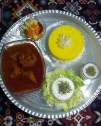 خورش مرغ و پلو زعفرانی