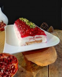 کیک یخچالی انار