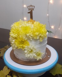 کیک با گل طبیعی