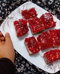 اسلایس اناریخچالی با ژله آلبالو