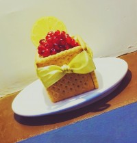 دسر جعبه بیسکوییتی انار