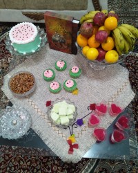 میز یلدای من.