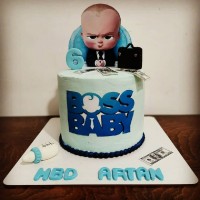 کیک بچه رئیس، سفارش یکی از دوستان