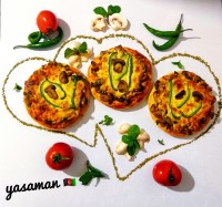 مینی پیتزا با خمیر خونگی