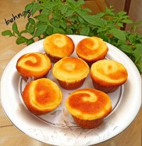 کاپ کیک زعفرانی با کرم وانیلی