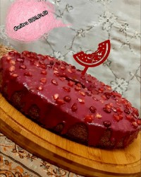 کیک انار بهمراه سس انار