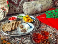 عکس قدیمی سینی صبحانه (چالش مامی مهستی مهیاس)