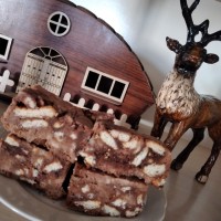 کیک بیسکوییتی (یخچالی)