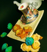 SÜtlü Nuriye کپشن خوانده شود