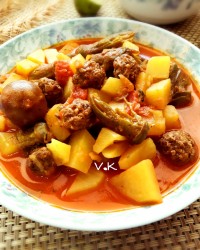 خوراک بامیه تند