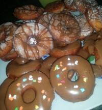 دونات و پیراشکی کرم دار