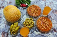 ترشی بامیه و غوره