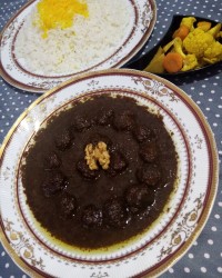 فسنجون با گوشت قلقلی