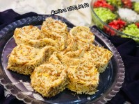 رشته پلو با مرغ ریش شده