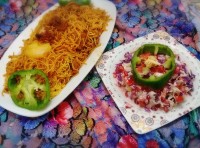 ماکارونی مرغ و سالاد انار