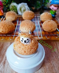 choux au craquelin (choux pastry)
