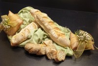 استاتر خمیر ترش کپشن خوانده شود