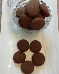 شیرینی پایه بدونِ کره من با کاکائو و سویق جو امتحان کردم میخواستم رژیمی باشه