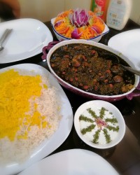 قورمه سبزی (خوشمزه لعنتی)