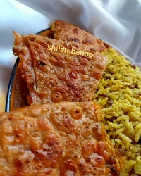 عدس پلو با ته دیگ نان لواش