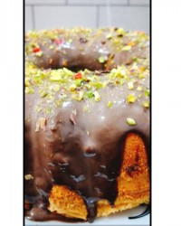 کیک پسته ای با روکش گاناش