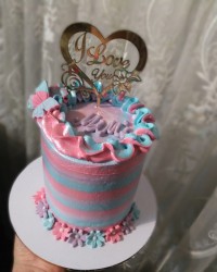 یه کیک قدبلند با دو عدد تخم مرغ