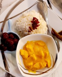 خورش مرغ و ماست