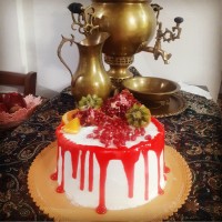 و اینم کیک مادرم واسه روز مادر درست کردم