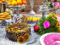 کیک شکلاتی واسه تولدم 19بهمن من خامه کشی بلد نیستم :-[واسه همین شکلاتی ساده درست کردم روشم گاناش ریختم :-P