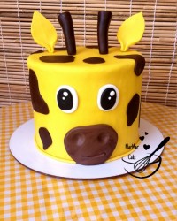 کیک تولد زرافه