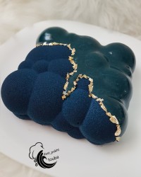 دسر فرانسوی با کاور سس مخملی و سس براق فرانسوی