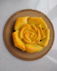 پاناکوتا زعفرانی و شکلاتی